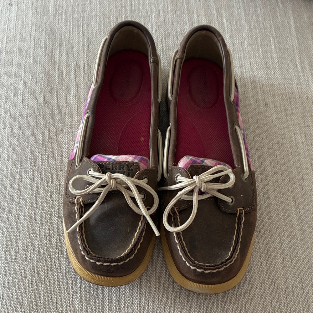 Sperry Women’s Brown Boat Leather Shoes with Pink Accents. Size 6.5